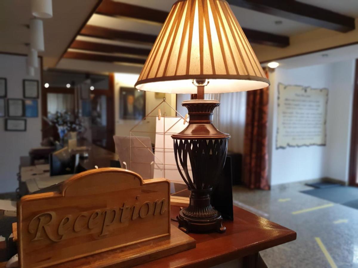 Pensiunea Floarea Soarelui Brasov Luaran gambar